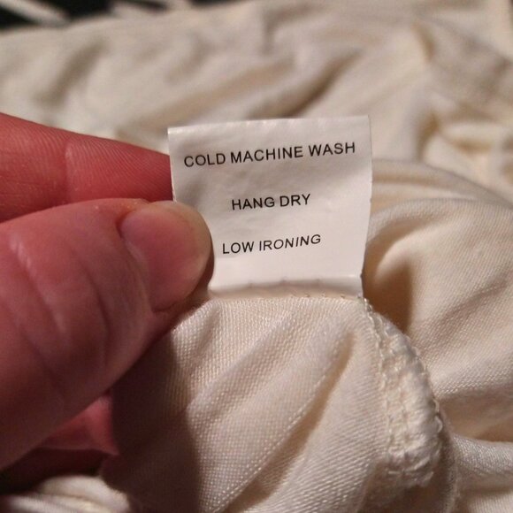 Giraffe Graphic Tank Top - Picture 10 of 10